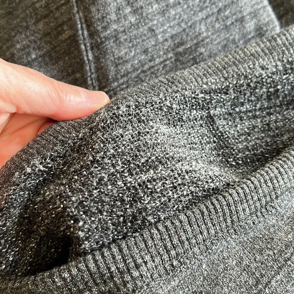 Aritzia Wilfred Free Oversized Cowl Neck Sweatshirt with Pockets Grey Heather - Picture 9 of 16